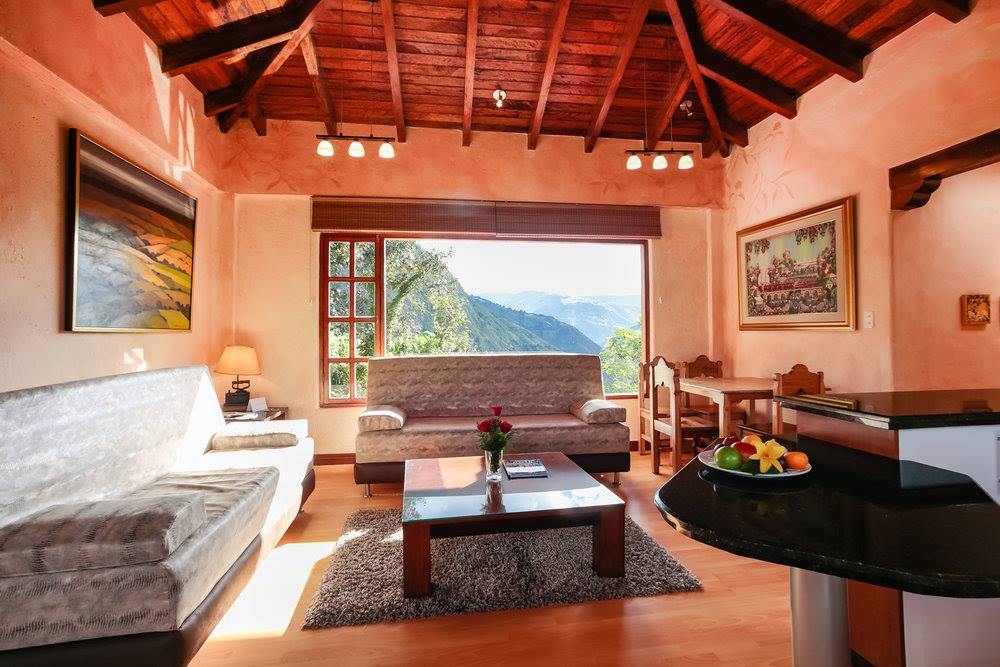 Wohnzimmer, Hotel Luna Volcán, Banos, Ecuador Flitterwochen