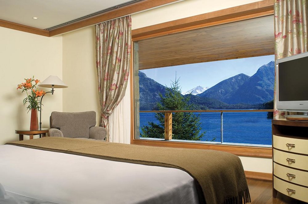 Schlafzimmer mit Ausblick, Llao Llao Bariloche Hotel & Resort, Argentinien Flitterwochen