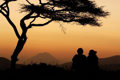 Sonnenuntergang in Arusha, Tansania Hochzeitsreise, Romantik
