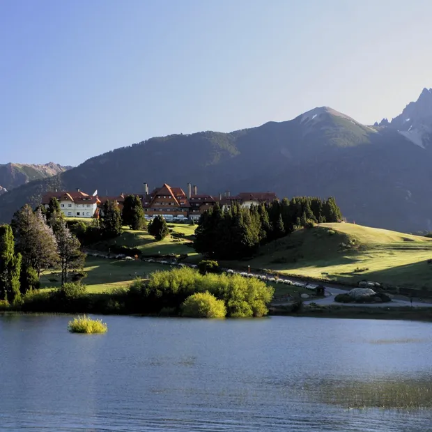 Außenansicht, Llao Llao Bariloche Hotel & Resort, Argentinien Flitterwochen