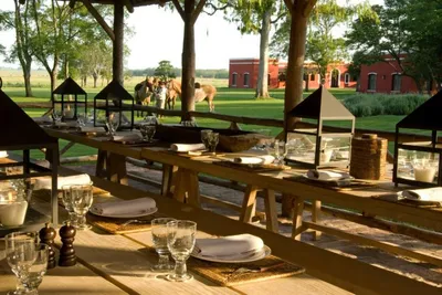 Essen in der Estancia La Bamba de Areco, Buenos Aires, Argentinien Hochzeitsreise, Pampa
