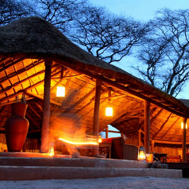 Camp bei Nacht, Little Oliver's Camp, Tarangire Nationalpark, Tansania Flitterwochen